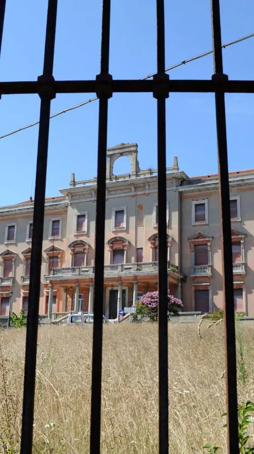 Roba da matti: vendono lex manicomio e i bilanci saltano