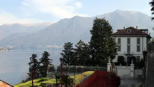 E adesso il Cavaliere si compra la maxi villa di Marcello Dell’Utri