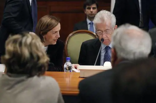 La strategia di Monti: una trattativa guidata che salvi governo e Pd