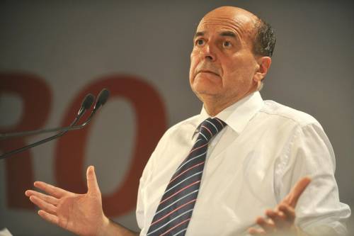 Bersani: "Cambiare la norma su art.18" E dà la colpa al Cav