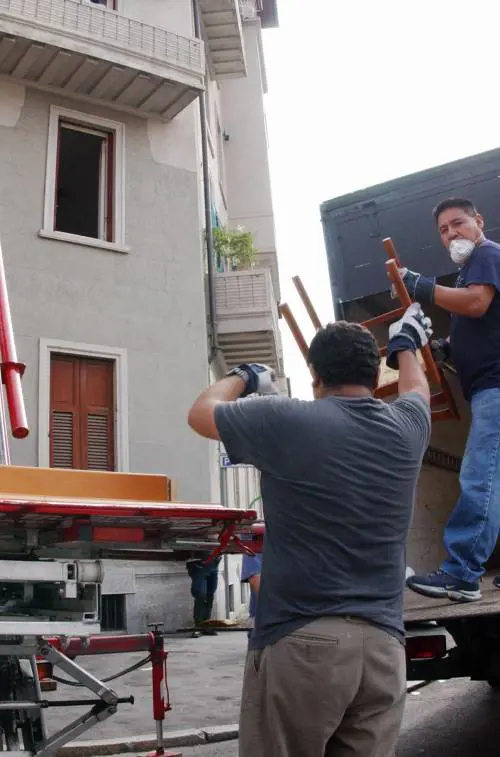 Tassa sul suolo pubblico: è rinvio La giunta litiga anche sulla moda