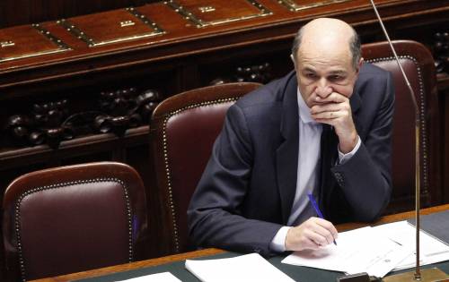 Aumento dell'Iva, Passera: "Se non troviamo risorse  sarà necessario il ritocco"