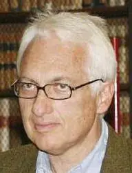 Lo studioso apprezza la mini-recensione: «In certi casi un aggettivo è sufficiente»