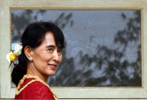 Birmania, l'opposizione: "Aung San Suu Kyi  eletta in Parlamento"