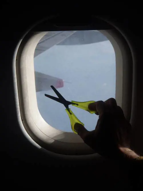 Quelle forbici nello zainetto che volano senza problemi