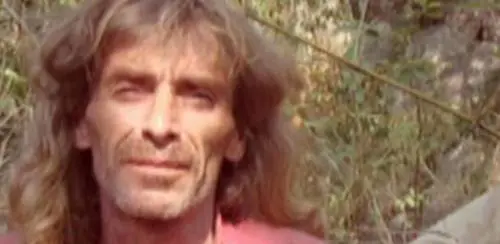 E i maoisti minacciano di uccidere litaliano