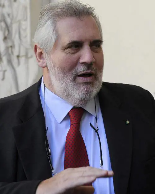 Unicredit, fumata nera Comba: "Sul presidente manca ancora l’accordo"