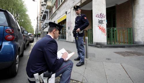 L’hanno ridotta in fin di vita per strapparle la borsetta