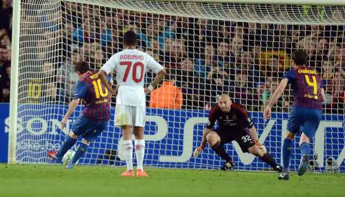 Dani Alves motore rombante, Fabregas a tre dimensioni