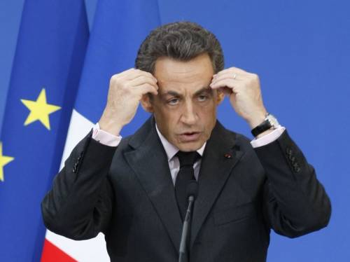 Sarkò scrive ai francesi:  "Basta soldi a Bruxelles  sacrifici pure per loro"