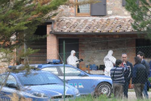 Perugia, madre e figlio morti in un casolare: ferite d'arma da fuoco