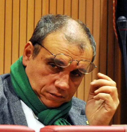 "Pagata cara la mia opposizione al tesoriere"