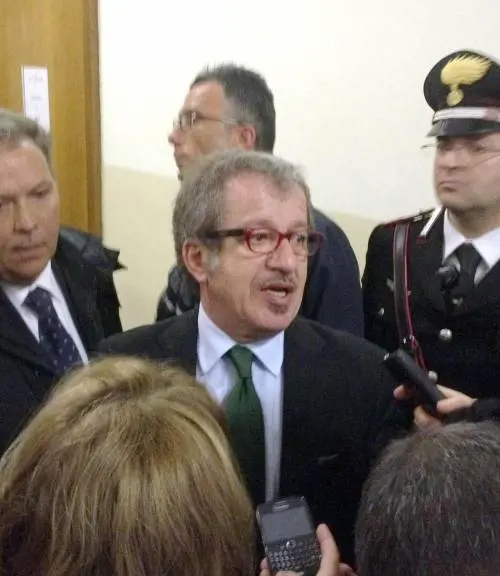 Maroni dai Pm avvia la pulizia Ma ora teme il caos nel partito