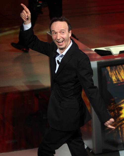 Benigni fa "coming out": "Mi manca Berlusconi"