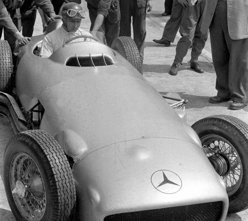 Ma questa Mercedes non c’entra nulla con la freccia di Fangio