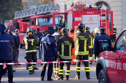 Intossicazione alimentare, 20 vigili del fuoco allospedale Chiusa da Asl e Carabinieri la centrale di via Messina