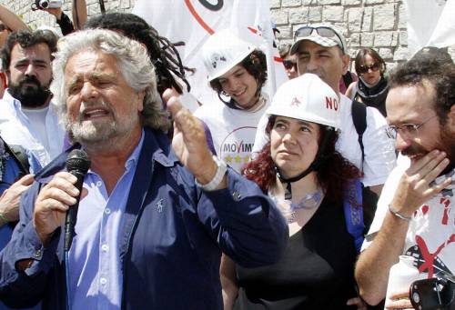 L'ammissione di Grillo sul camper in divieto: "Io d'accordo col vigile"