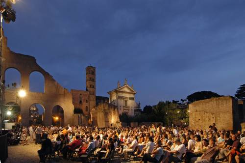 Semplicità o complessità? Il dibattito letterario diventa spettacolo