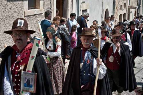 Cocullo: il fascino magico dei serpari