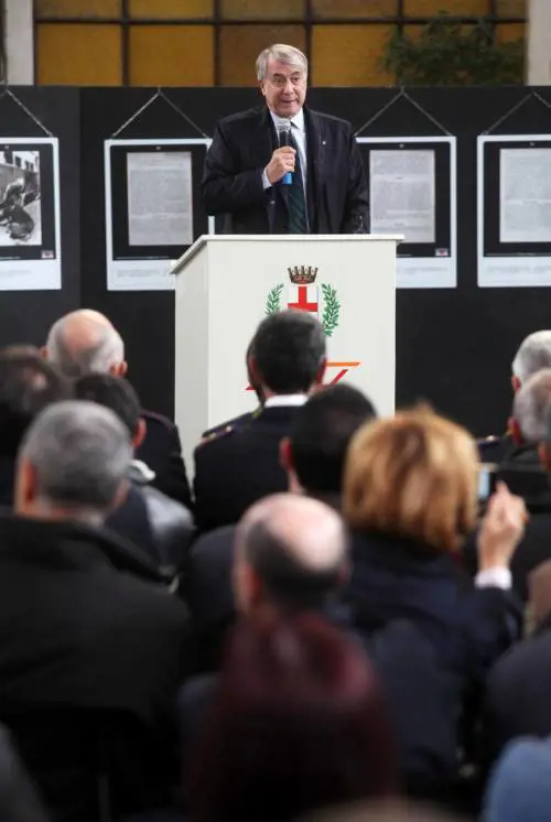 Anche la Coop dice di no al Pisapia «partigiano» Negozi aperti il 25 aprile