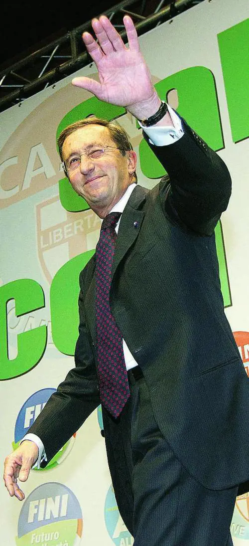 Fini, l’illuso che pensa  di dettare condizioni