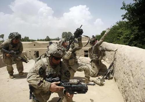 Monti: "Italia in Afghanistan per formazione dopo il 2014"