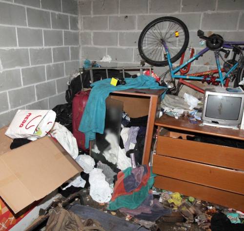Milano, 30enne in fin di vita Era sepolto vivo in un box