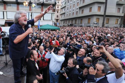 Grillo assolve la mafia per attaccare lo Stato