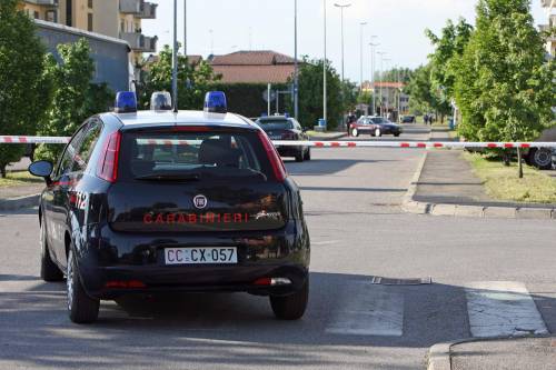 Barricato nell'Agenzia delle entrate, lo psichiatra: "È un grido d'aiuto"