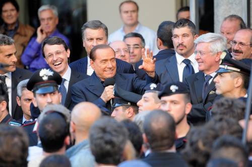 Berlusconi avverte Monti: "Pronti a staccare la spina se non fa il bene dell'Italia"