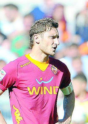 Enrique: «Tifosi contro, difficile restare». Totti, 500 in A