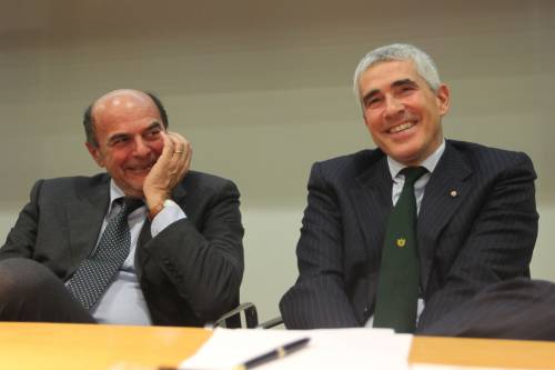 Pressing di Casini su Pdl-Pd: "Chiarite se sostenete Monti" Bersani: sono altri a tramare