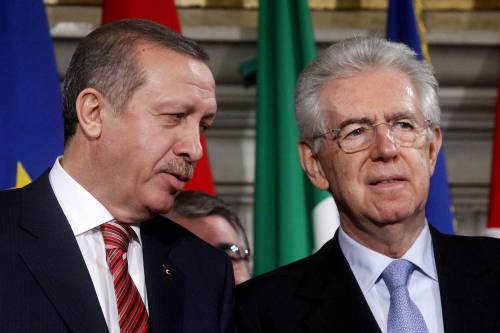 Monti apre a Erdogan: "Pieno sostegno alla Turchia in Europa"