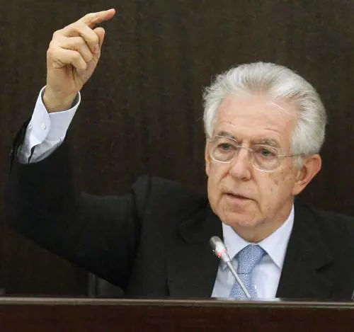 Monti, scaricabarile sui suicidi Vuol dare la colpa a Berlusconi