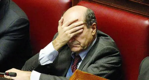 Bersani nasconde la verità Altro che riscossa rossa: il Pd va male in tutta Italia
