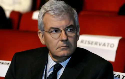 In calo la leadership politica dellex presidente E ora il lavoro di Profumo diventa più arduo