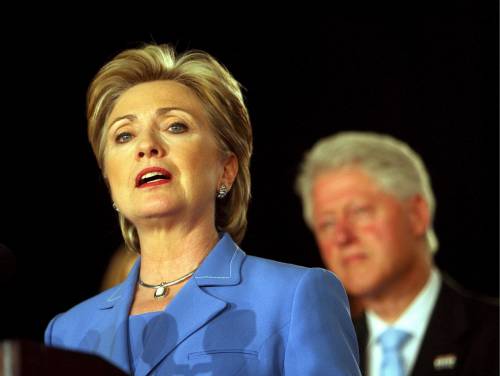 Hillary Clinton lascia Bill e va a stare con una donna