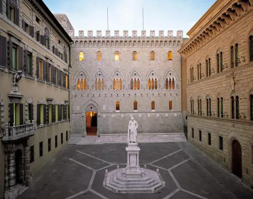 Crolla il feudo rosso di Siena  In palio non c’è solo il Monte