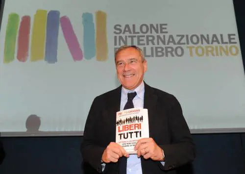 Grasso elogia Berlusconi  per la lotta alla mafia E poi bacchetta Ingroia