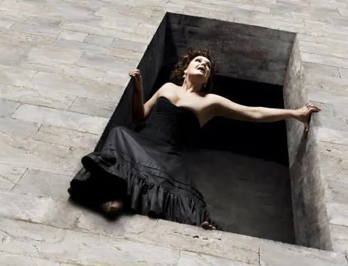 Con Ris, terroristi e topi i drammi diventano farse