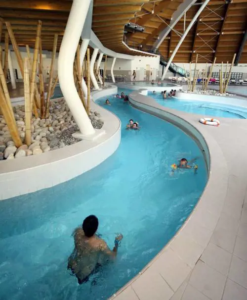 Piscine e scivoli, il divertimento raddoppia