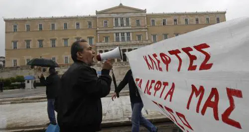 Gli stregoni delleuro: Grecia fuori, anzi no