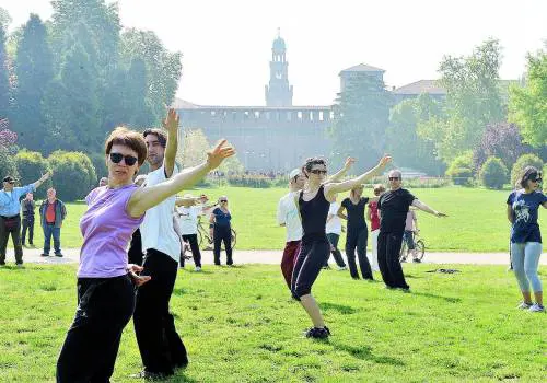 Al parco come in palestra Dopo ginnastica e corsa le lezioni di arti marziali