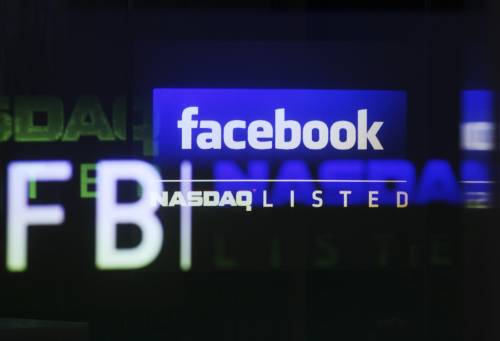 Per far cessare le molestie il pm gli vieta Facebook