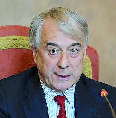 Pisapia alza le tasse  ma lo staff del Comune costa 4 milioni in più