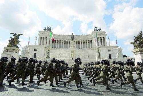 L’odio per le Forze Armate della solita sinistra ipocrita