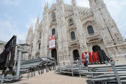 Il lungo benvenuto al Papa Dall'aeroporto al Duomo 15 chilometri di folla in festa