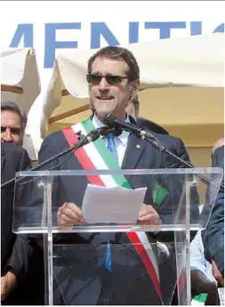 Ecco i sette stipendi che la casta emiliana può dare ai terremotati