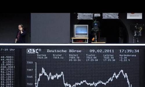 Lo spread è alle stelle: vola oltre i 490 punti Piazza Affari ai minimi