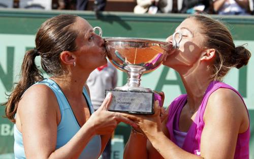 Tennis, Roland Garros La Errani e la Vinci trionfano nel doppio